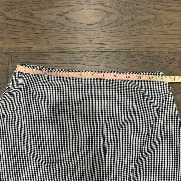 FOREVER 21 Black & White Houndstooth Pattern - Picture 6 of 9